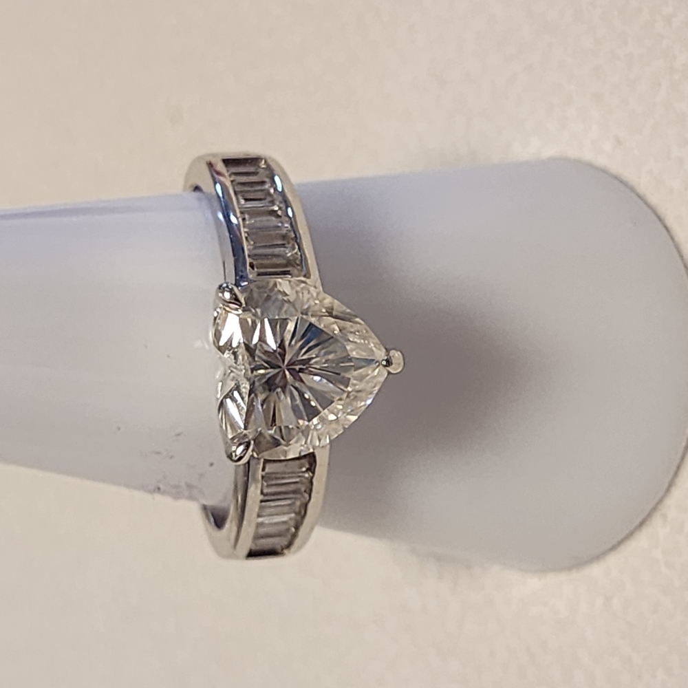 Elegant Sterling Silver 2ct Moissanite Ring